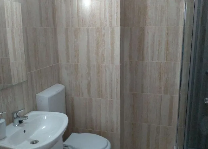 2 Appartments , Next To Each Other, On The Beach, Splendid View, Max 12 Persons דירה *